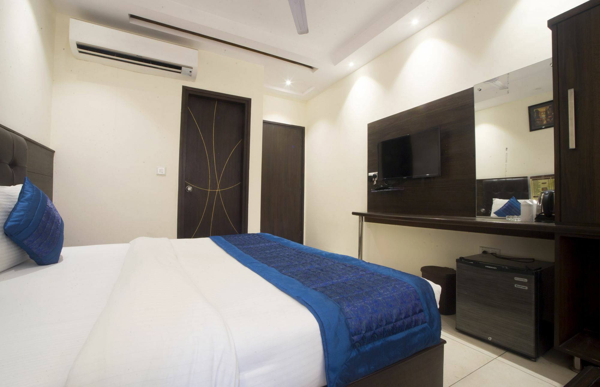 Fabexpress Le Continental Paharganj New Delhi Hotel Exterior photo